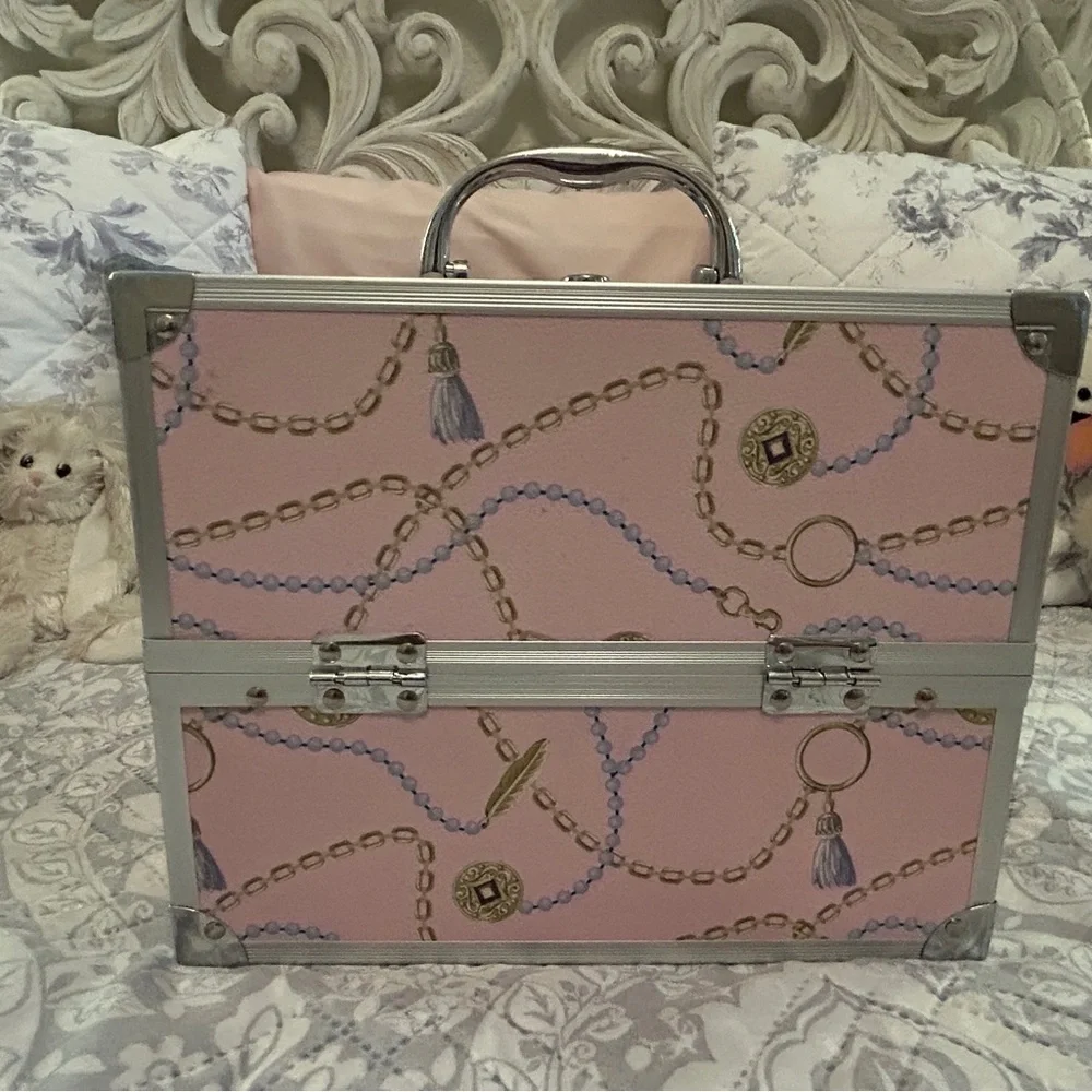 Pink Cosmetics/Jewelry case with keys. Silver Accents